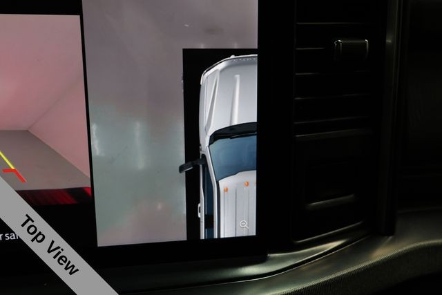 Ford Super Duty F-450 DRW Vehicle Full-screen Gallery Image 20