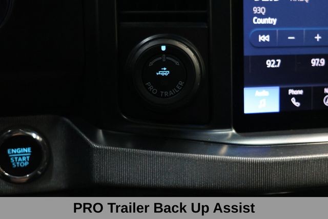 Ford Super Duty F-450 DRW Vehicle Full-screen Gallery Image 23
