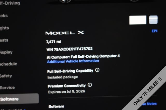 Tesla Model X Vehicle Full-screen Gallery Image 06