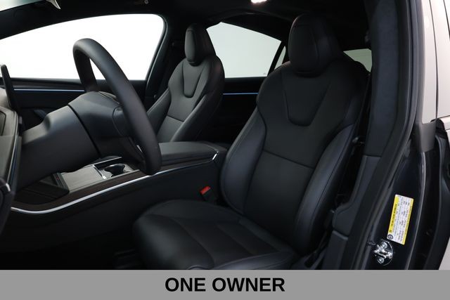 Tesla Model X Vehicle Full-screen Gallery Image 09