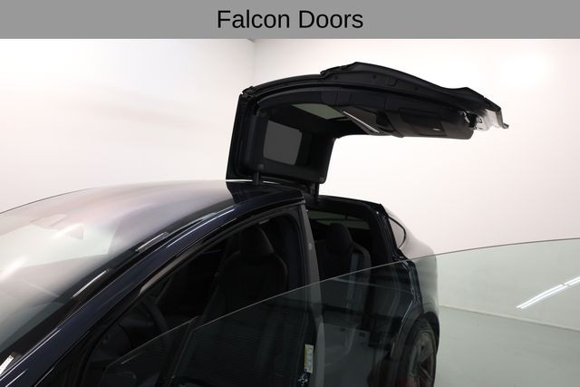 Tesla Model X Vehicle Full-screen Gallery Image 13