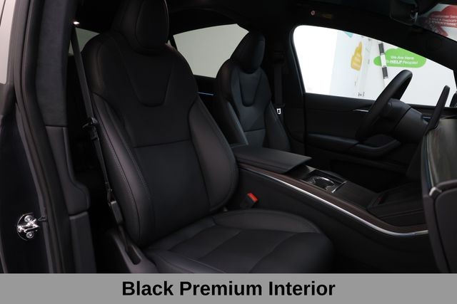 Tesla Model X Vehicle Full-screen Gallery Image 15