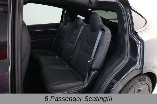 Tesla Model X Vehicle Full-screen Gallery Image 17