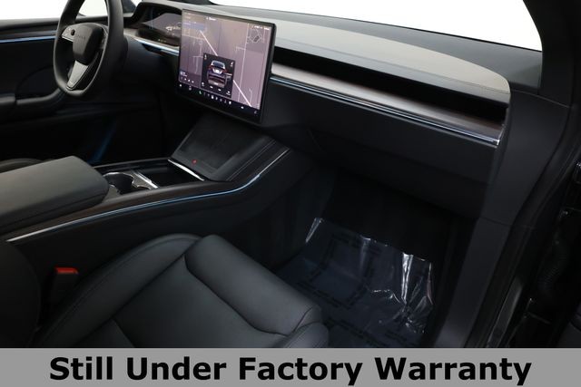 Tesla Model X Vehicle Full-screen Gallery Image 18