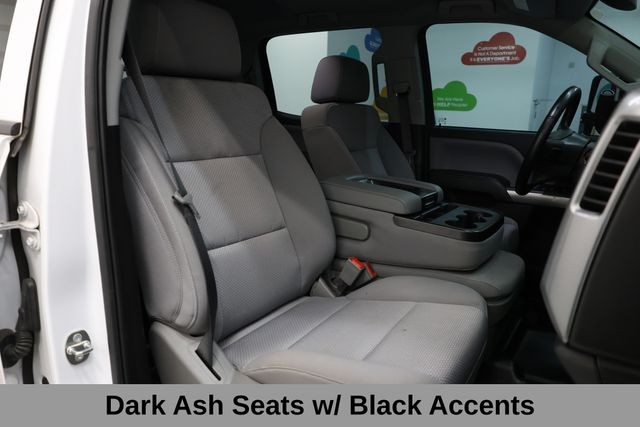 Chevrolet Silverado MD Vehicle Full-screen Gallery Image 17