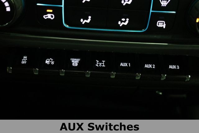Chevrolet Silverado MD Vehicle Full-screen Gallery Image 24