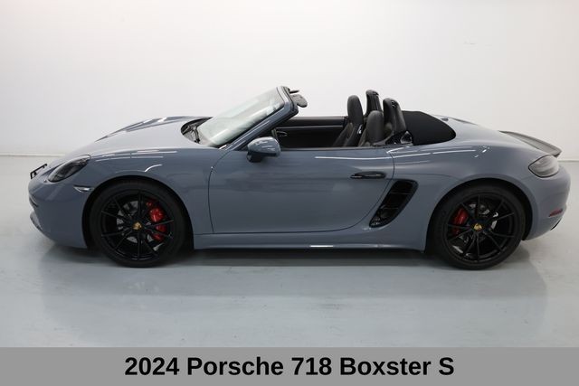 Porsche 718 Boxster Vehicle Full-screen Gallery Image 04