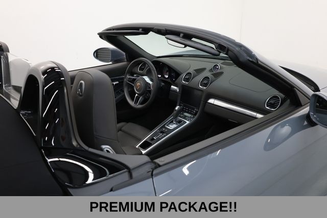 Porsche 718 Boxster Vehicle Full-screen Gallery Image 11