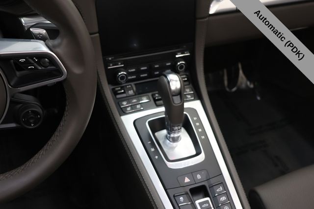 Porsche 718 Boxster Vehicle Full-screen Gallery Image 23