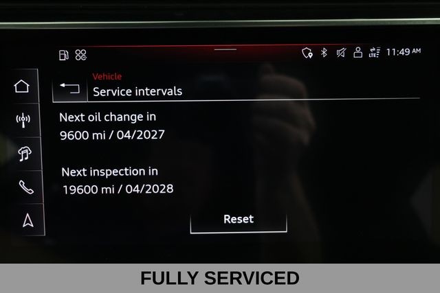 Audi RS Q8 Vehicle Full-screen Gallery Image 07
