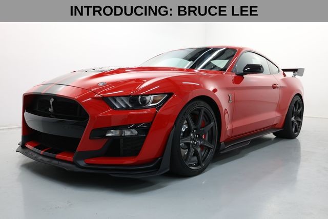 Ford Mustang Vehicle Full-screen Gallery Image 02