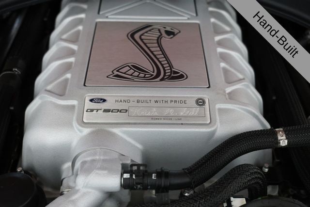 Ford Mustang Vehicle Full-screen Gallery Image 06