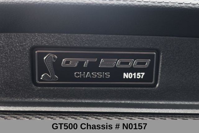 Ford Mustang Vehicle Full-screen Gallery Image 07