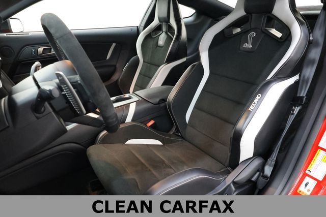 Ford Mustang Vehicle Full-screen Gallery Image 13