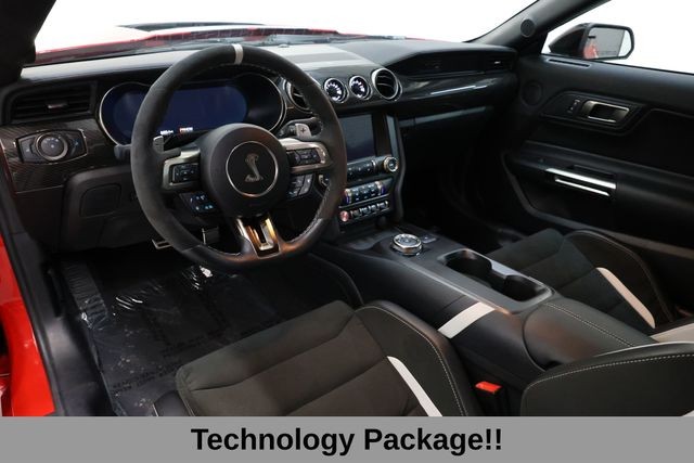 Ford Mustang Vehicle Full-screen Gallery Image 14