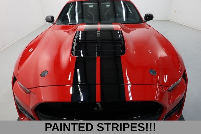 Ford Mustang Vehicle Full-screen Gallery Image 16
