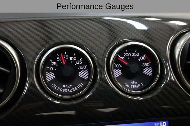 Ford Mustang Vehicle Full-screen Gallery Image 23