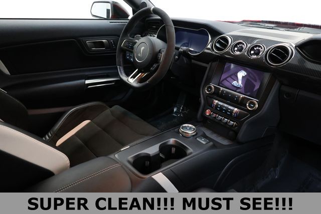 Ford Mustang Vehicle Full-screen Gallery Image 24