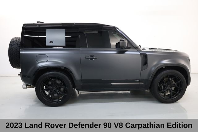 Land Rover Defender 90 Vehicle Full-screen Gallery Image 04