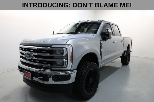 Ford Super Duty F-350 SRW Vehicle Full-screen Gallery Image 02