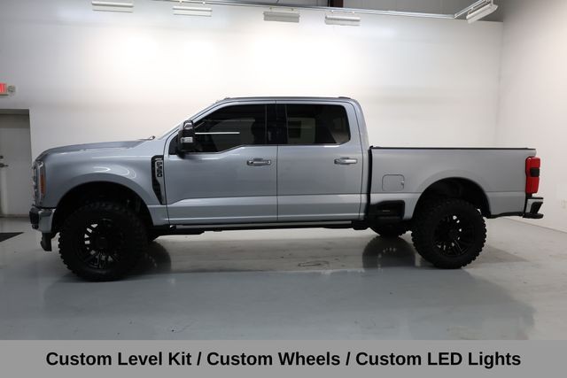 Ford Super Duty F-350 SRW Vehicle Full-screen Gallery Image 04