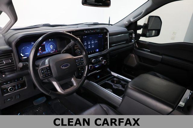 Ford Super Duty F-350 SRW Vehicle Full-screen Gallery Image 09