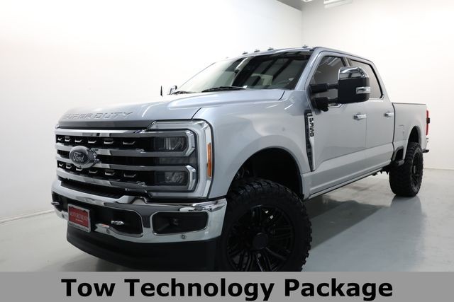 Ford Super Duty F-350 SRW Vehicle Full-screen Gallery Image 10