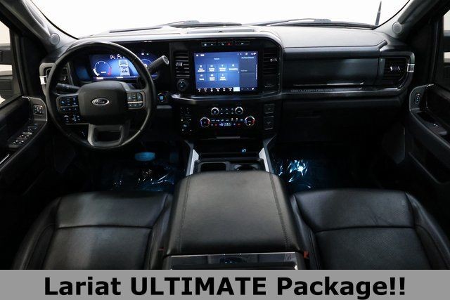 Ford Super Duty F-350 SRW Vehicle Full-screen Gallery Image 11