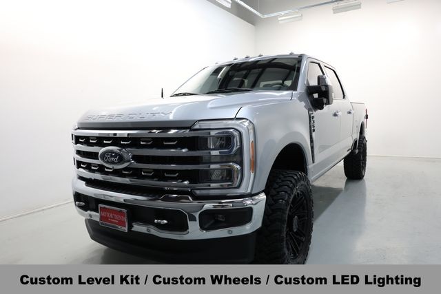 Ford Super Duty F-350 SRW Vehicle Full-screen Gallery Image 14