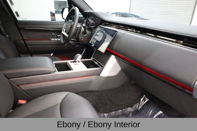 Land Rover Range Rover Vehicle Full-screen Gallery Image 24