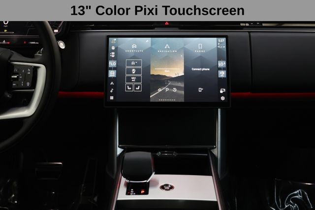 Land Rover Range Rover Vehicle Full-screen Gallery Image 25