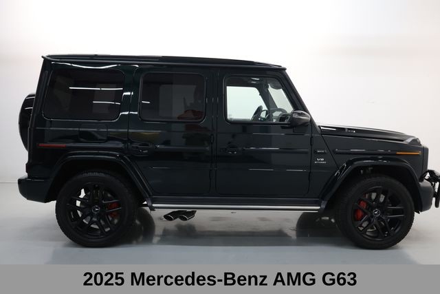 Mercedes-Benz G-Class Vehicle Full-screen Gallery Image 04