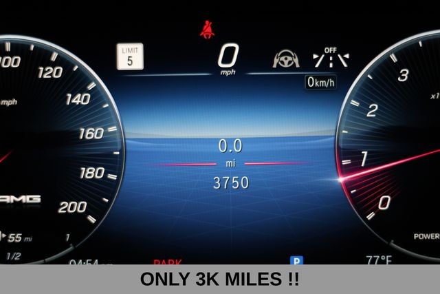 Mercedes-Benz G-Class Vehicle Full-screen Gallery Image 06