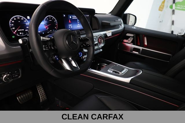 Mercedes-Benz G-Class Vehicle Full-screen Gallery Image 10