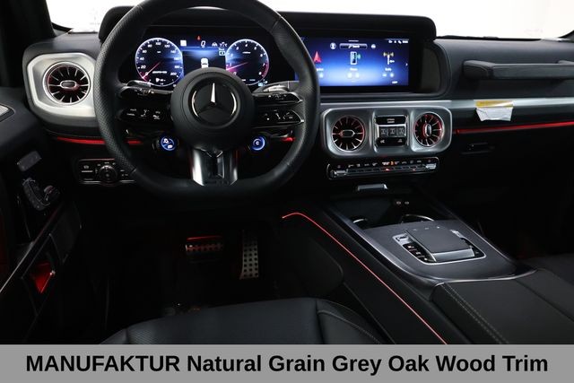 Mercedes-Benz G-Class Vehicle Full-screen Gallery Image 15