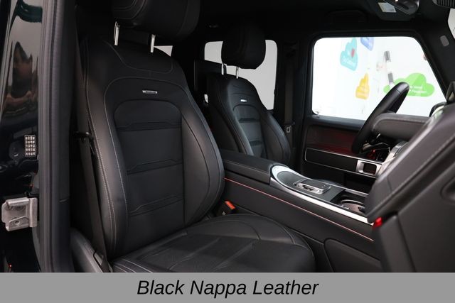 Mercedes-Benz G-Class Vehicle Full-screen Gallery Image 16