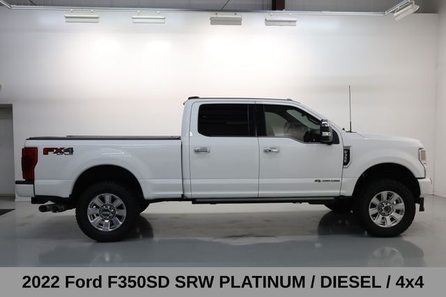 Ford Super Duty F-350 SRW Vehicle Full-screen Gallery Image 04
