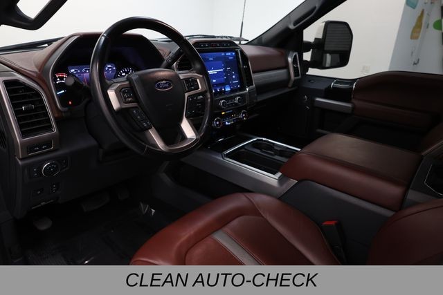 Ford Super Duty F-350 SRW Vehicle Full-screen Gallery Image 10