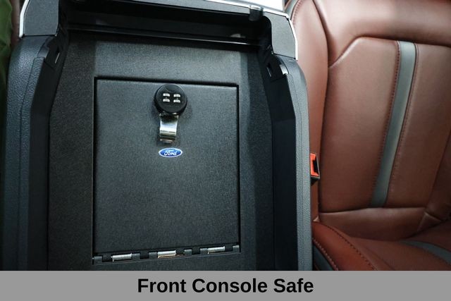 Ford Super Duty F-350 SRW Vehicle Full-screen Gallery Image 14
