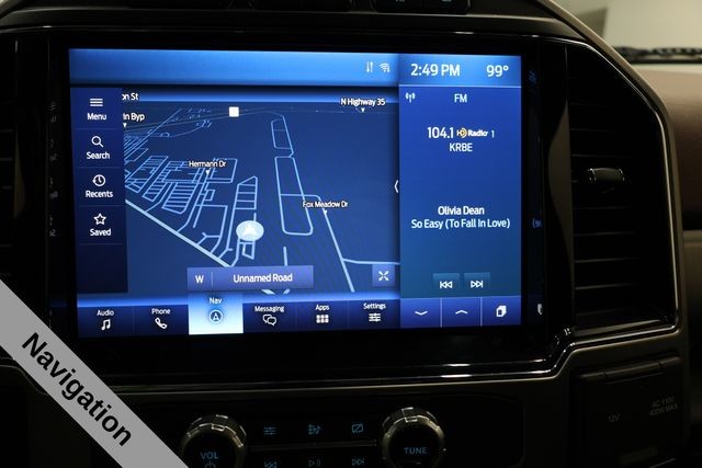 Ford Super Duty F-350 SRW Vehicle Full-screen Gallery Image 24