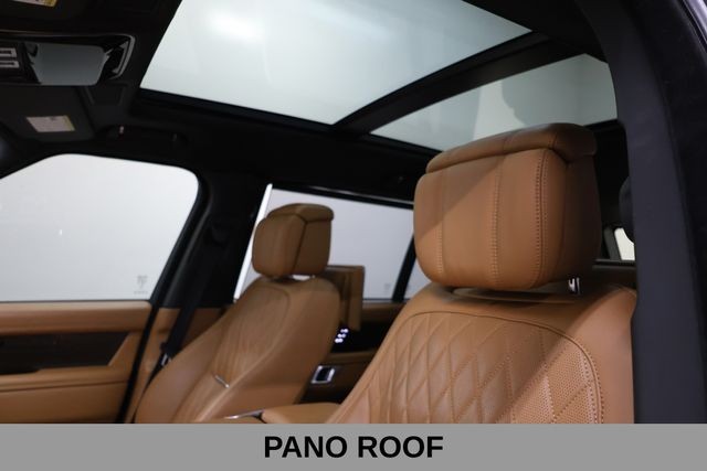 Land Rover Range Rover Vehicle Full-screen Gallery Image 23