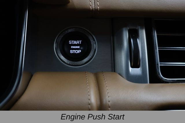 Land Rover Range Rover Vehicle Full-screen Gallery Image 24