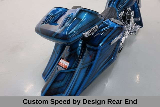 Harley-Davidson Street Glide Vehicle Full-screen Gallery Image 11