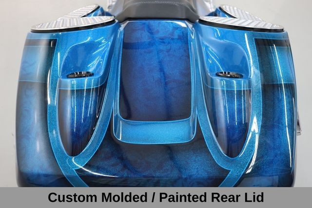 Harley-Davidson Street Glide Vehicle Full-screen Gallery Image 12