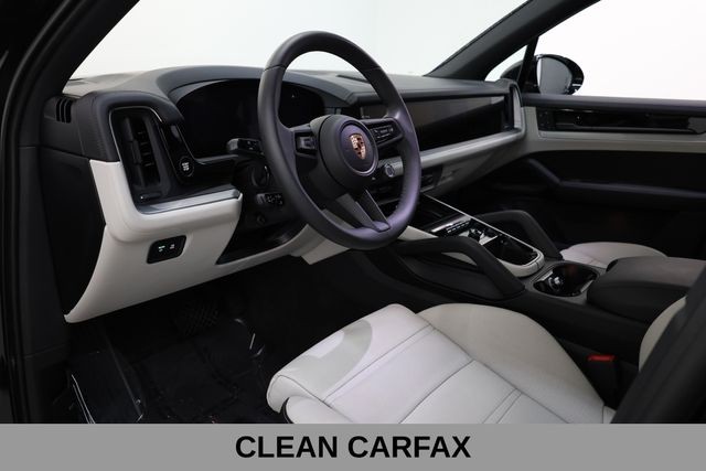 Porsche Cayenne Vehicle Full-screen Gallery Image 08