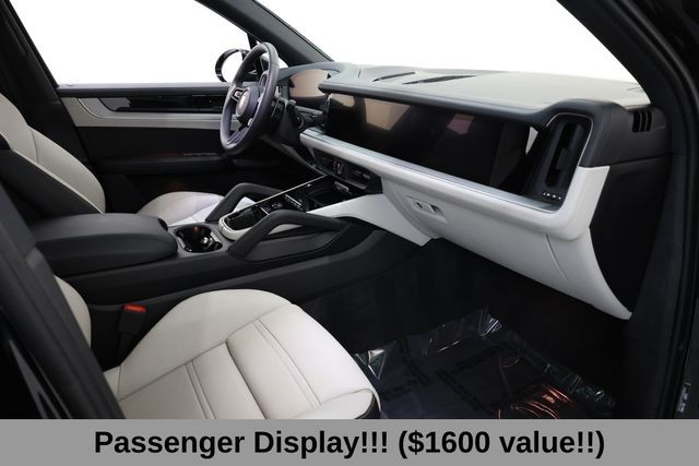 Porsche Cayenne Vehicle Full-screen Gallery Image 13