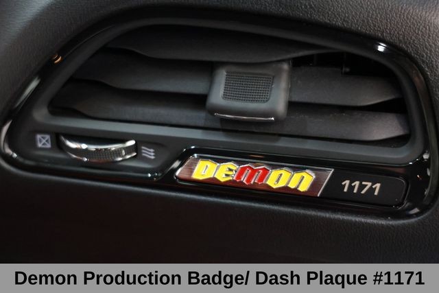 Dodge Challenger Vehicle Full-screen Gallery Image 05
