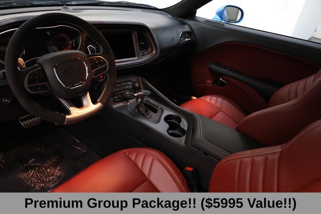 Dodge Challenger Vehicle Full-screen Gallery Image 18