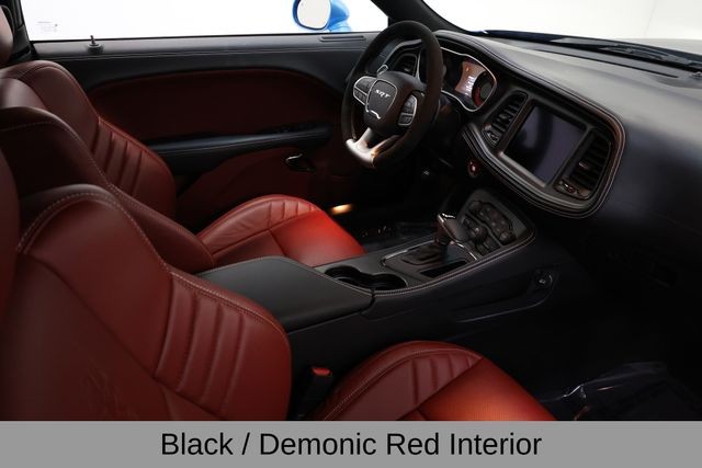 Dodge Challenger Vehicle Full-screen Gallery Image 19