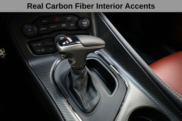 Dodge Challenger Vehicle Full-screen Gallery Image 24